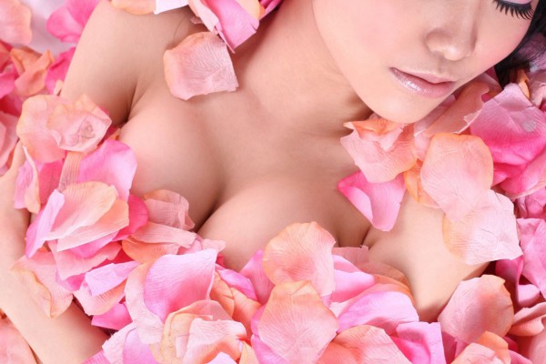 东湖畔汤泉按摩，养生放松两不误